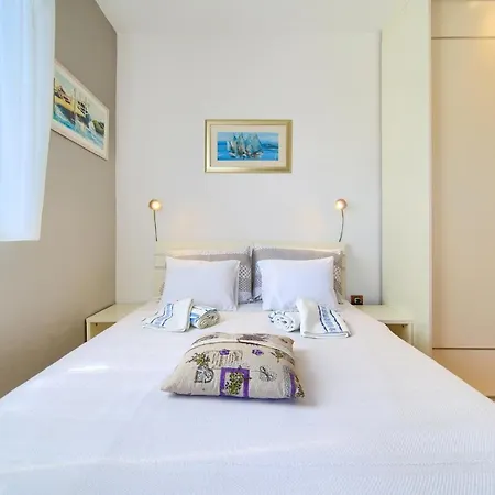 Studio Apartment Vesna Krk Town Exterior photo