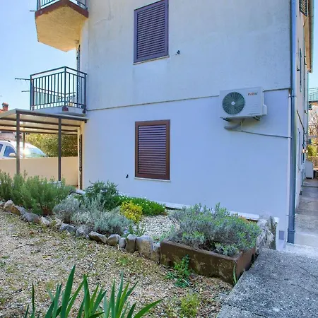 Studio Apartment Vesna Krk Town Exterior photo